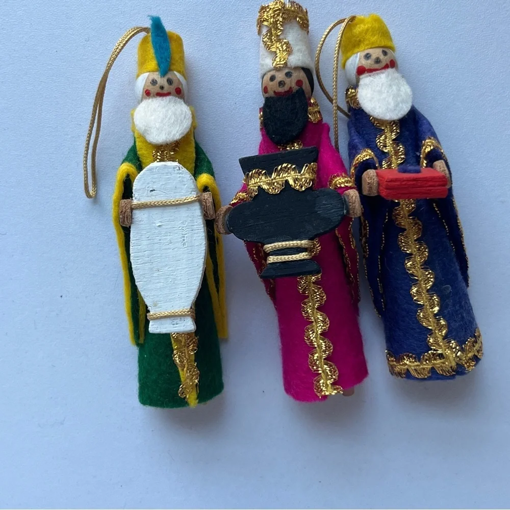 Vintage Handmade Christmas Nativity Figures Pieces Clothespin Wisemen Ornaments - Picture 2 of 4